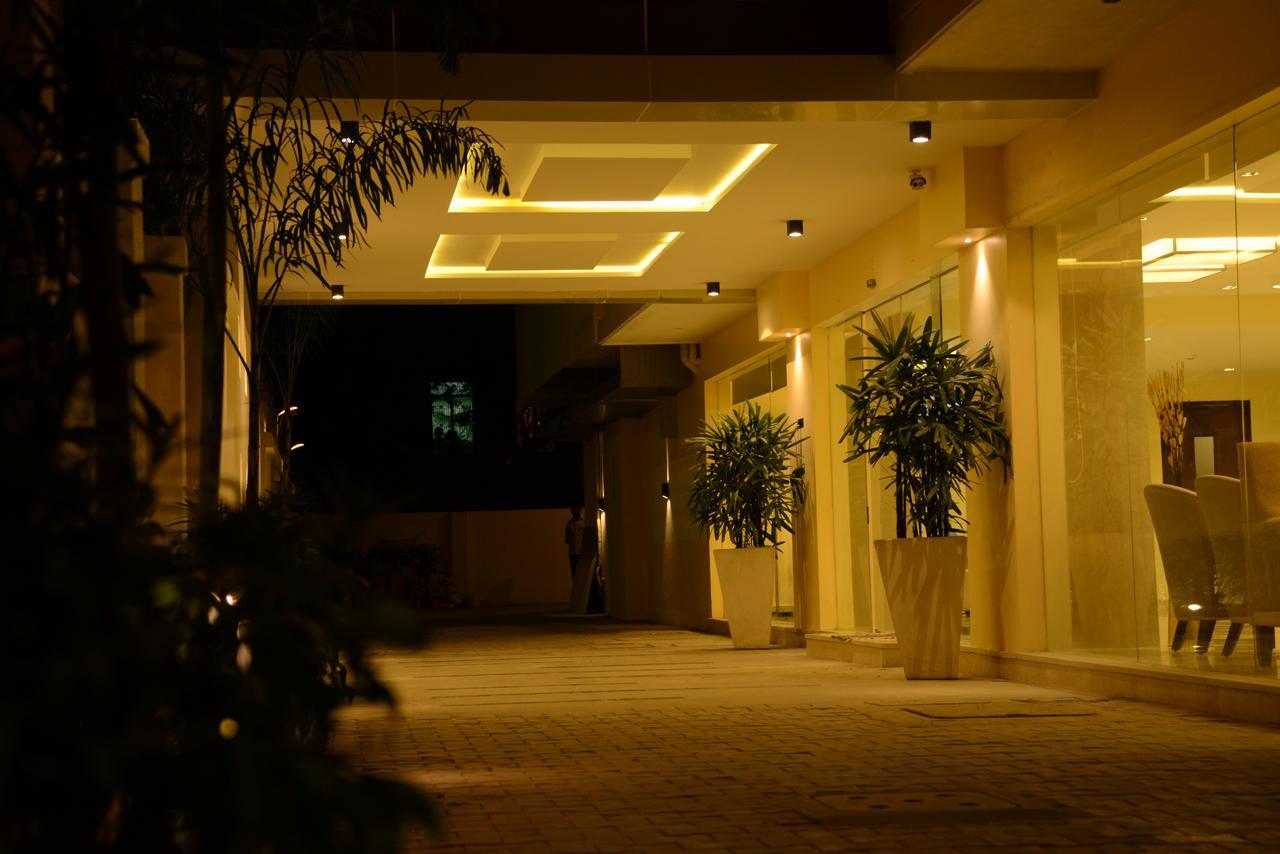 Blu Iris Hotel Chennai Exterior foto