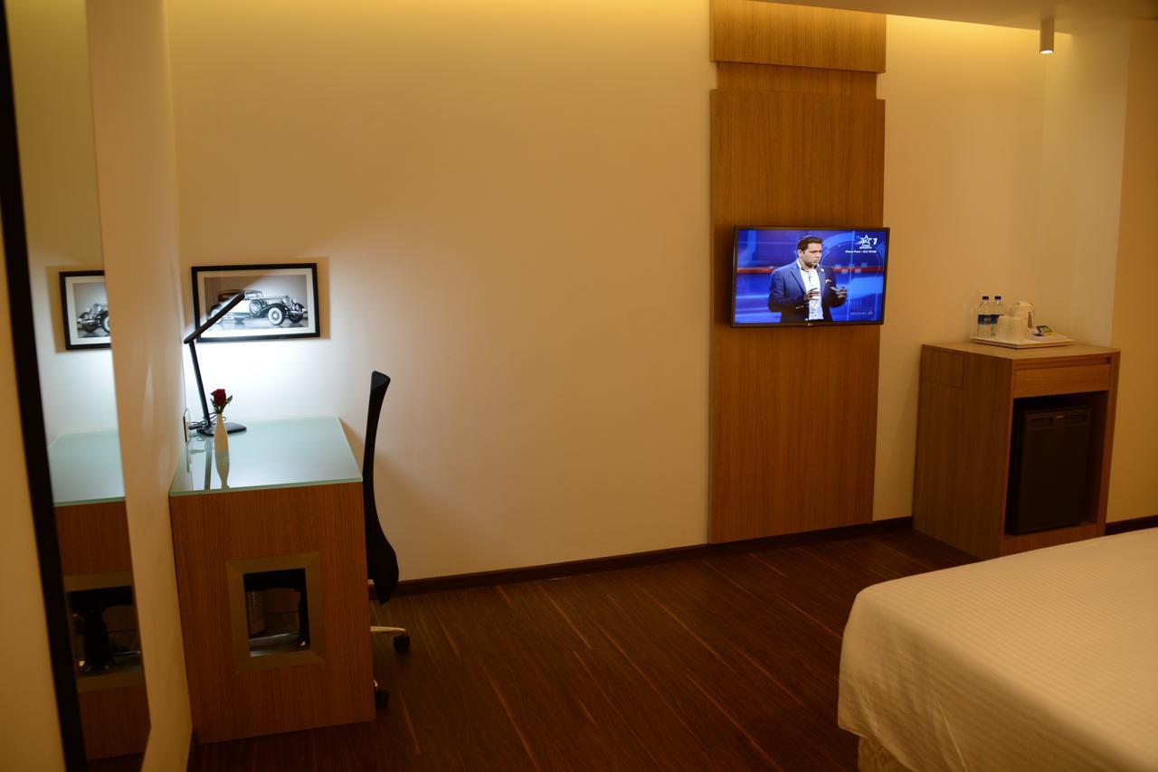 Blu Iris Hotel Chennai Exterior foto