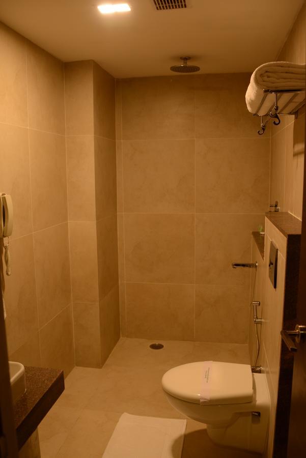 Blu Iris Hotel Chennai Exterior foto
