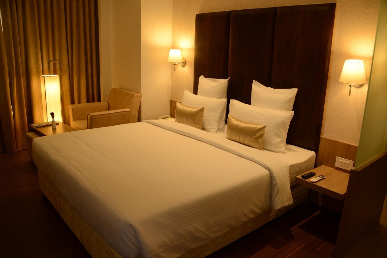 Blu Iris Hotel Chennai Exterior foto