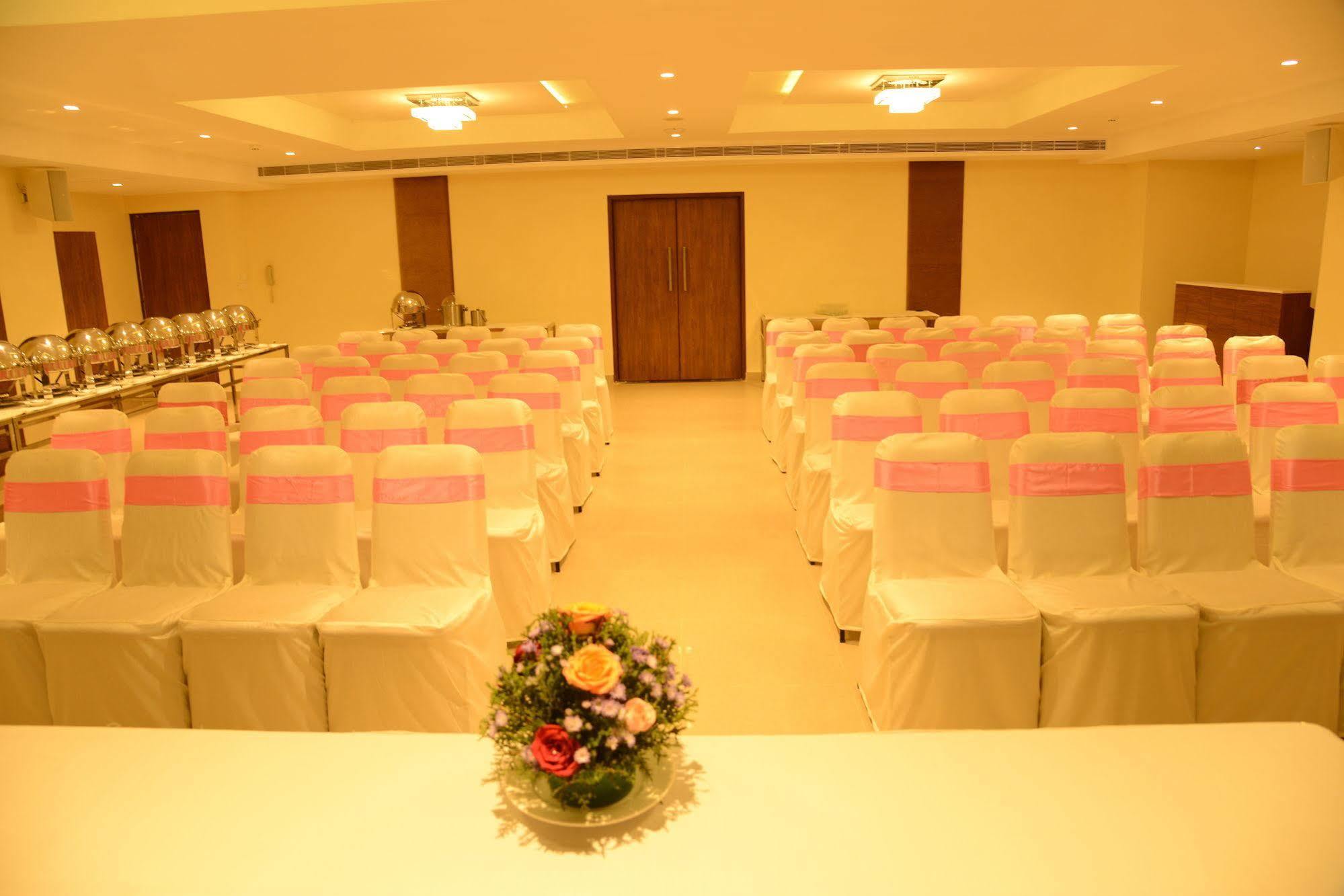 Blu Iris Hotel Chennai Exterior foto