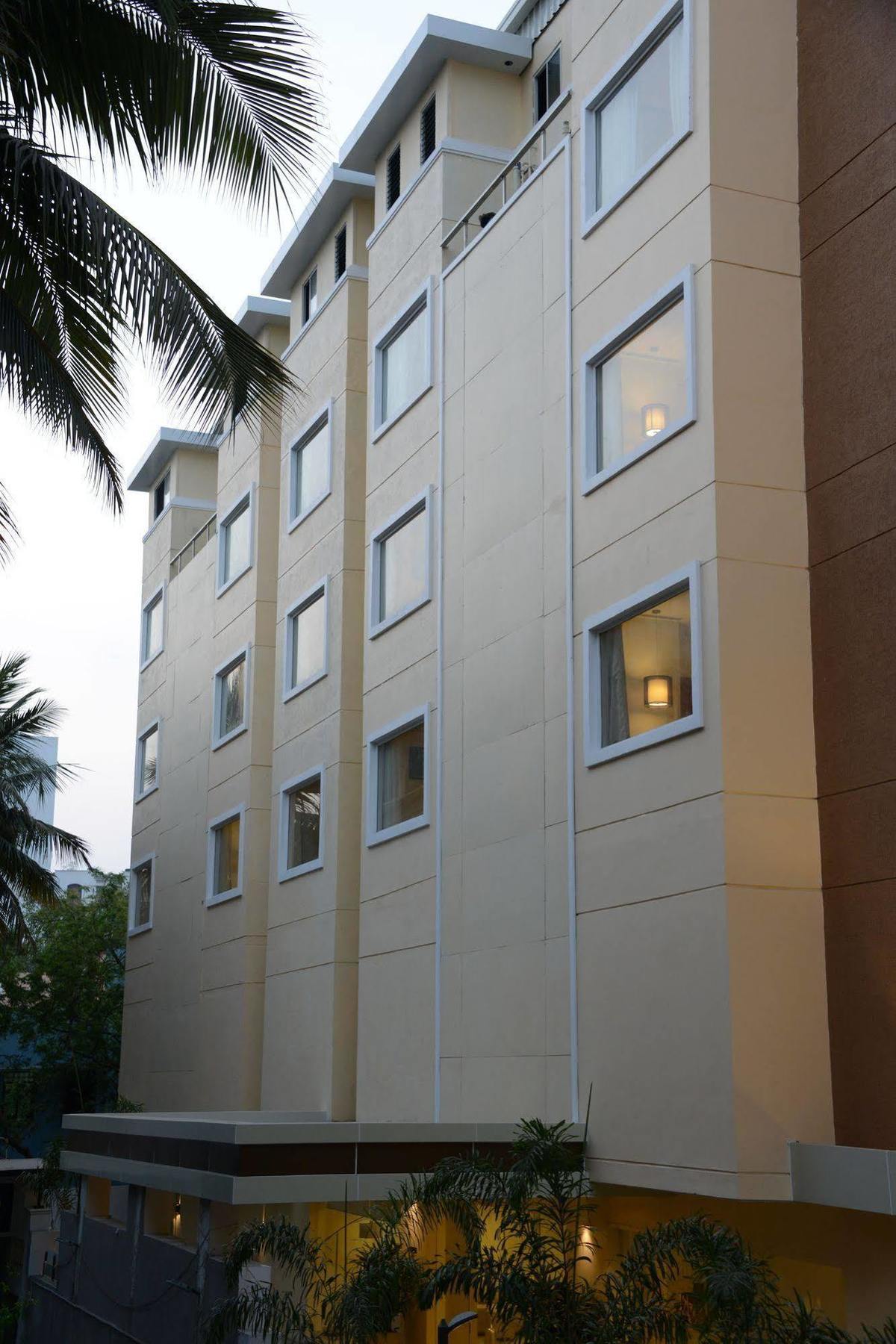 Blu Iris Hotel Chennai Exterior foto